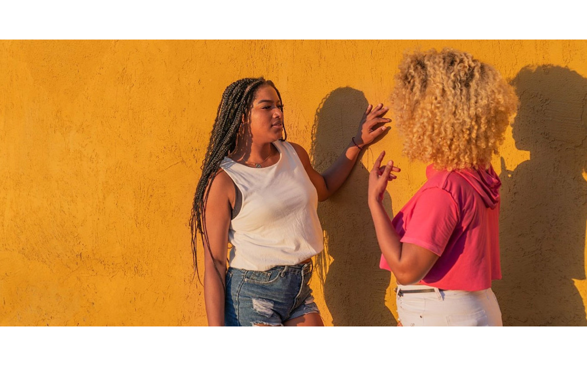 Messages Now Offers Shared Conversation Backgrounds