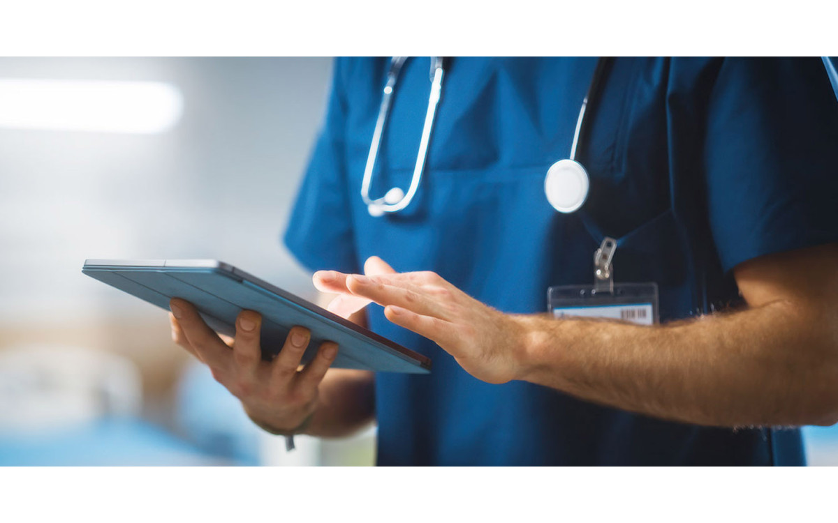 Why More Healthcare Teams Are Choosing iPads Over Laptops